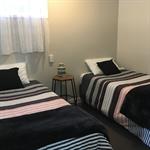 Tourist Flat, 2 x Single Beds
Opal Hot Springs & Holiday Park