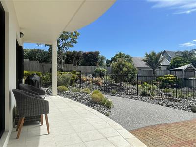 Apartment BBQ Area
Ocean Breeze