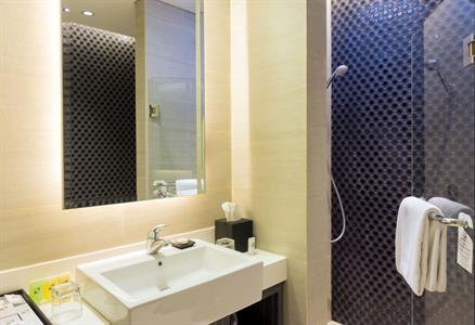 Deluxe Room Bathroom
Swiss-Belhotel Tuban
