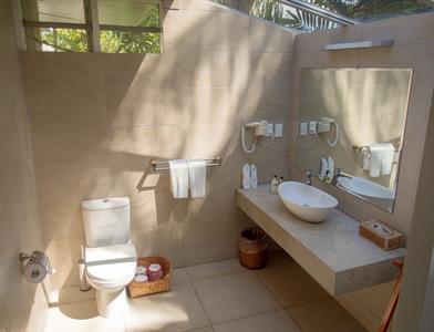 Sinalei - Garden View Villa Bathroom
Sinalei Reef Resort & Spa