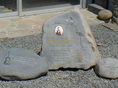 Boulder memorials designs to suit
A World of Stone