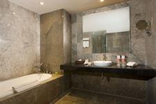 Royal Suite Bathroom
Swiss-Belhotel Lampung