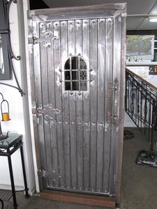 steel door
Iron Design