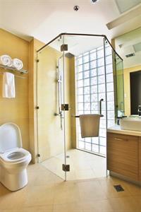 Premier Bathroom
Valero Grand Suites by Swiss-Belhotel Makati