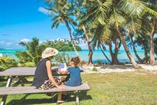 Muri Lagoon Villa - Lawn view to Motu
Cook Islands Holiday Villas