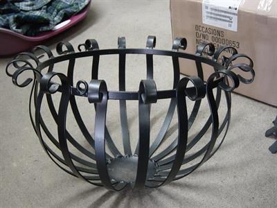 hanging baskets 002
Iron Design