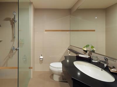 Deluxe Bathroom
Swiss-Belhotel Rainforest