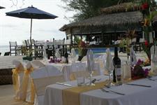 Poolside Wedding Reception at Manuia Beach Resort
Manuia Beach Resort