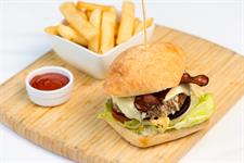 Discovery Settlers - Dining Settlers Burger
Discovery Settlers Hotel Whangarei