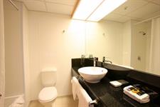 DH Luxmore - Deluxe Hotel Room Bathroom R16212
Distinction Luxmore Hotel Lake Te Anau