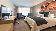 DH Hamilton - Superior King Room RL1
Distinction Hamilton Hotel & Conference Centre