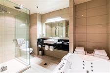 DH Te Anau Deluxe Lake View Suite Bathroom MD9968
Distinction Te Anau Hotel & Villas