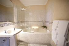 DH Coachman - Executive Suite Bathroom 044
Distinction Coachman Hotel Palmerston North