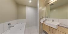 Alpine Resort Wanaka - 3 Bdrm Apt Bathroom MD20
Alpine Resort Wanaka - Managed by THC Hotels & Resorts