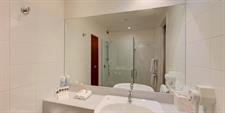 Dunedin Leisure Lodge Bathroom with Shower MD2021
Dunedin Leisure Lodge - A Distinction Hotel