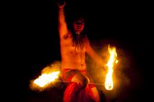 Tradicional Fire dancing
Te Vara Nui Village