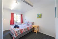 TCB - Private Double Room with Ensuite DT3199
Te Anau Central Backpackers