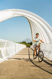 Cycling Te Rewa Rewa Bridge 2022 Roady (8)
Venture Taranaki