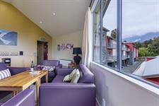 TW Fox Glacier - Lounge with exterior view RM8062
Te Weheka Hotel Fox Glacier - Managed by THC Hotels & Resorts