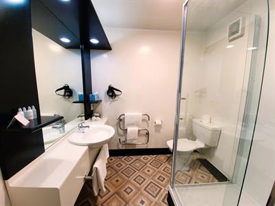 DH Heritage Gateway Omarama Standard Room Bathroom MCC125720
Distinction Heritage Gateway Hotel Omarama