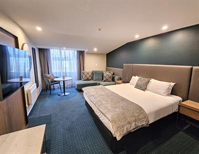 DH Luxmore - Deluxe Super King Room LP113128
Distinction Luxmore Hotel Lake Te Anau