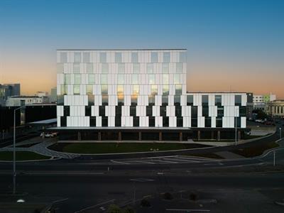 DH Invercargill Exterior Dusk JS26-7
Distinction Invercargill Hotel