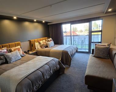 DH Twizel Deluxe Twin Room IB0626
Distinction Mackenzie Country Hotel Twizel