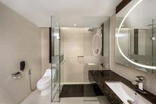 Deluxe Room Bathroom
Swiss-Belhotel Harbour Bay