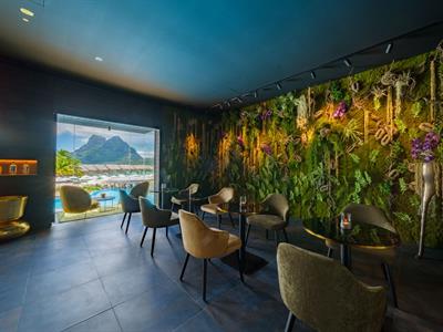 Uaina Bar wine bar casual dining - Le Bora Bora by Pearl Resorts
Le Bora Bora by Pearl Resorts