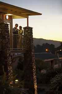 DH Fox Glacier - Wine on Balcony Portrait
Distinction Fox Glacier Te Weheka Hotel