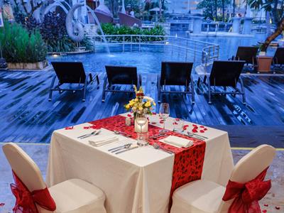 Romantic Dinner
Swiss-Belresort Watu Jimbar
