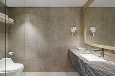 Grand Deluxe Bathroom
Swiss-Belcourt Lombok