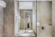 Deluxe Bathroom
Swiss-Belcourt Lombok