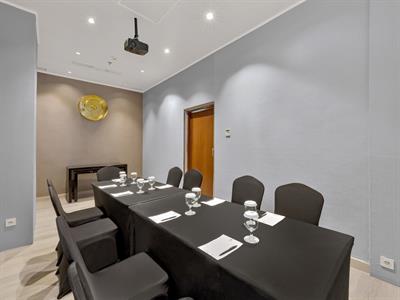 Glory Meeting Room
Hotel Ciputra Cibubur managed by Swiss-Belhotel International